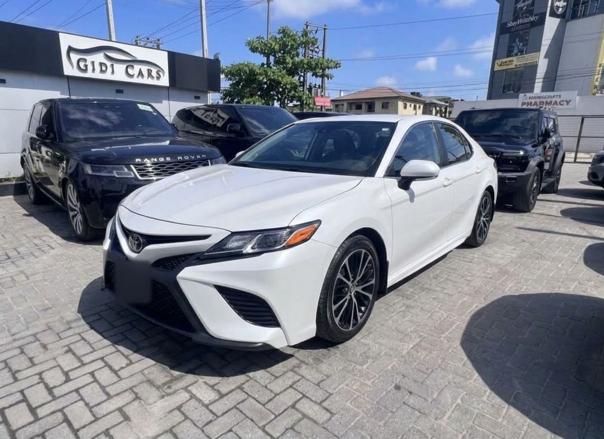 2018 Toyota Camry SE